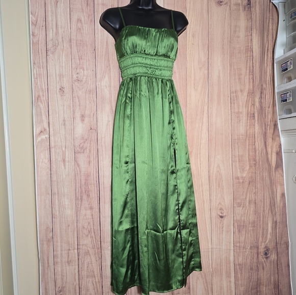 Abercrombie & Fitch Elegant Emerald Green Satin Maxi Dress Size XX Small - Picture 3 of 16